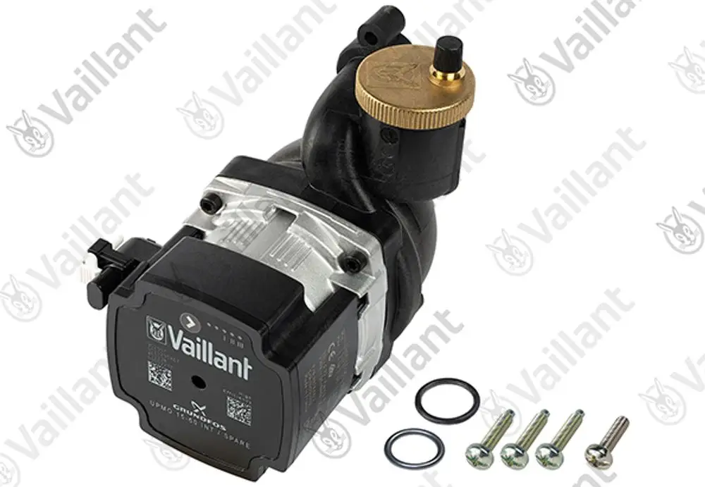 Vaillant Pumpe mit geöffneter Oberseite, Anschluss für Wasserleitungen und Zubehörteilen wie Schrauben und Dichtungen auf einem weißen Hintergrund.